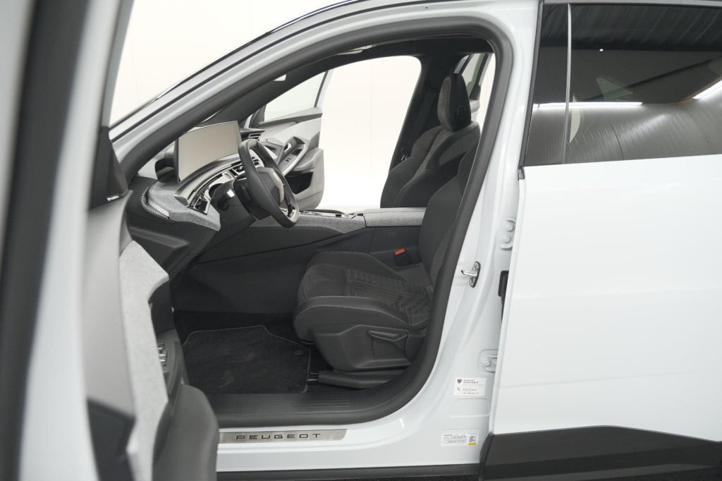 Peugeot 3008 hybrid 136 e-dsc6 gt | panoramadak | focal hifi pack| 360 came