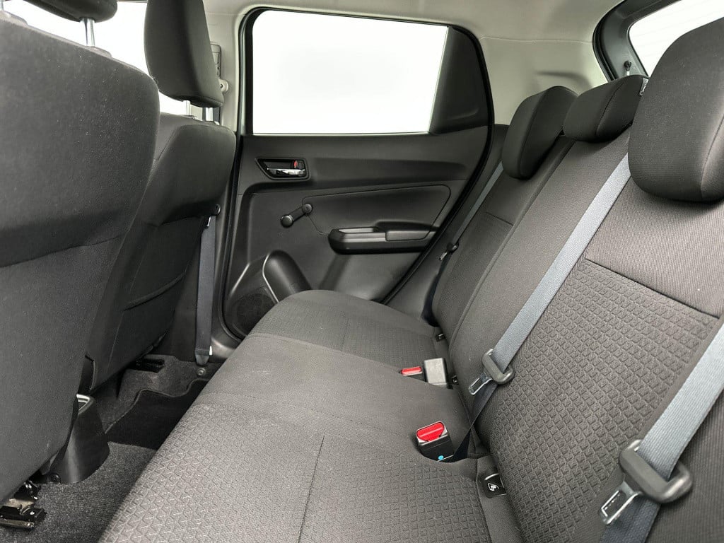 Suzuki Swift 1.2 select | stoelverwarming | navigatie | bluetooth | airco |