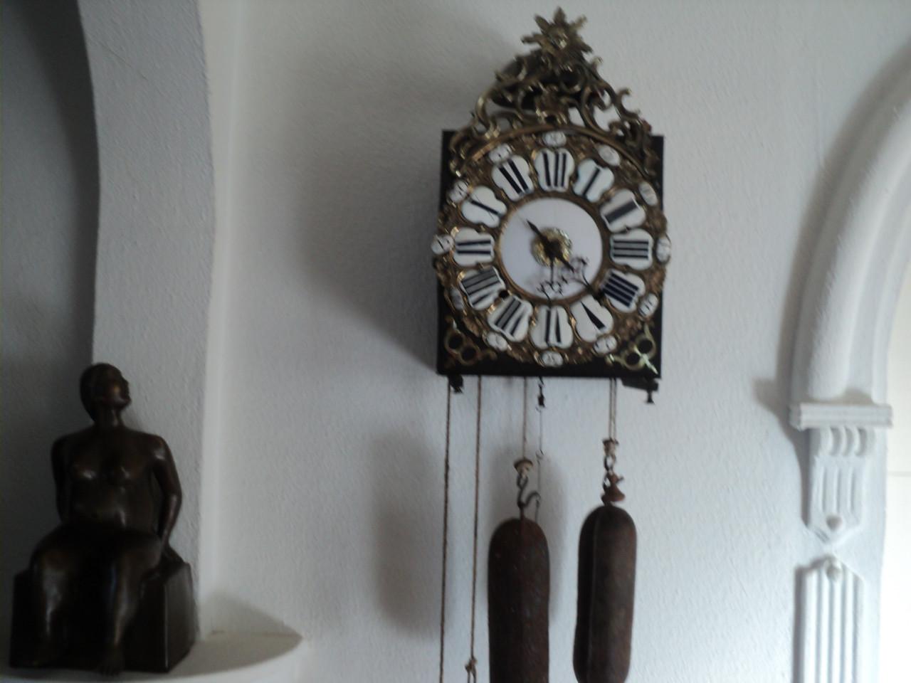 Prachtige kleine antieke comtoise klok type cartouche anno 1760