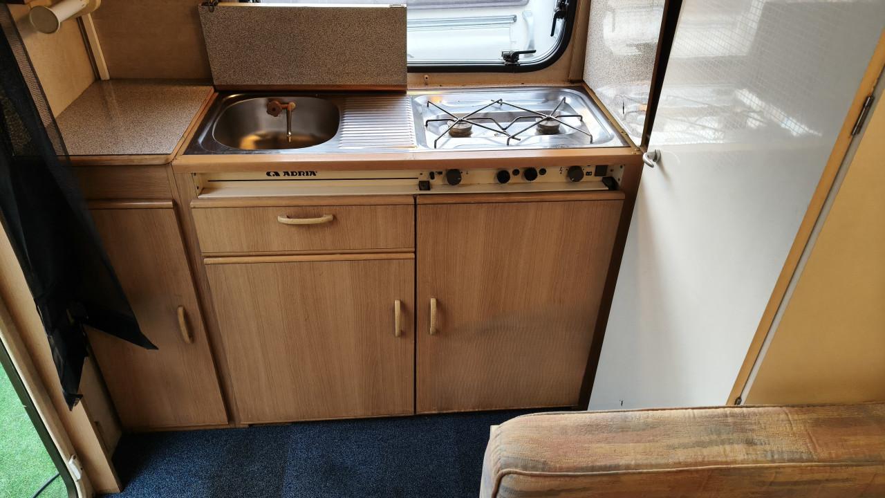 ADRIA UNICA 4153 ce 1990 bj VASTBED TREINZIT