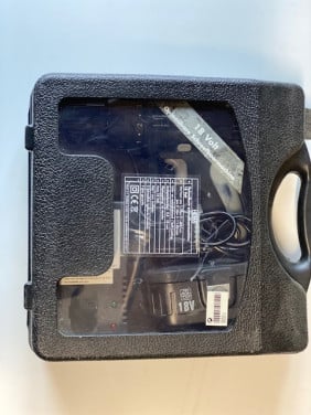 Opruiming ;  18V Accu boormachine in koffer merk HEMA  1x gebruikt (koopje)