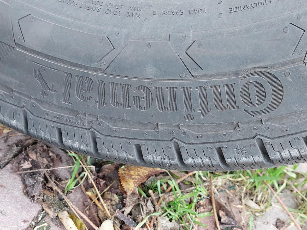 4 Winterbanden Continental (VanContact Winter) 195/70R15 op stalen velgen