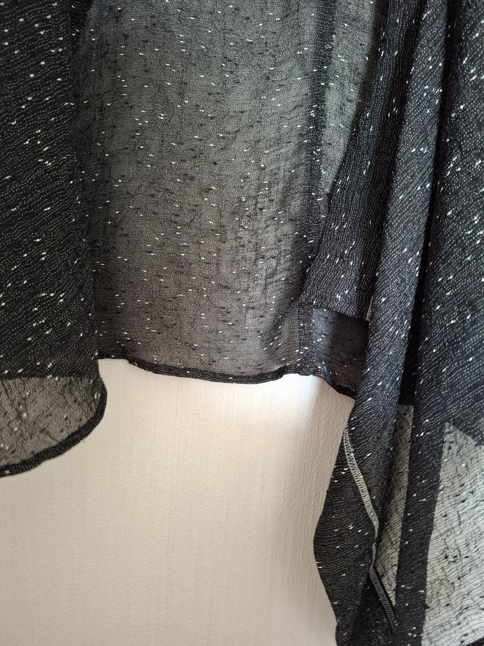 Sempre Piu twinset top met jasje. Zwart met witte. Maat 58