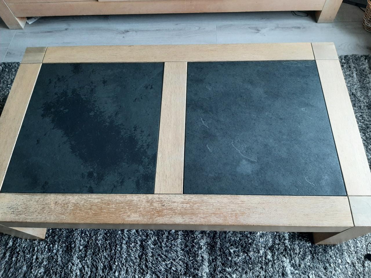 Eetkamertafel, salontafel, dressoir en bijzettafeltje