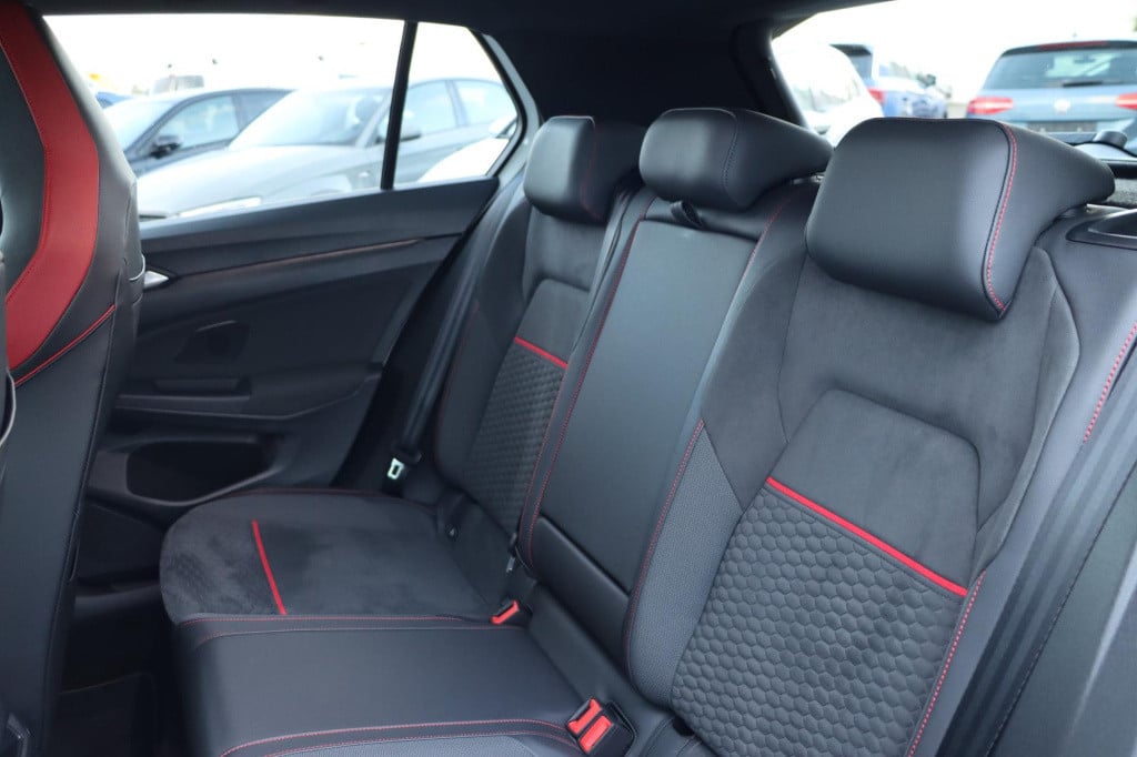 Volkswagen Golf gti 2.0 tsi clubsport 300pk dsg7