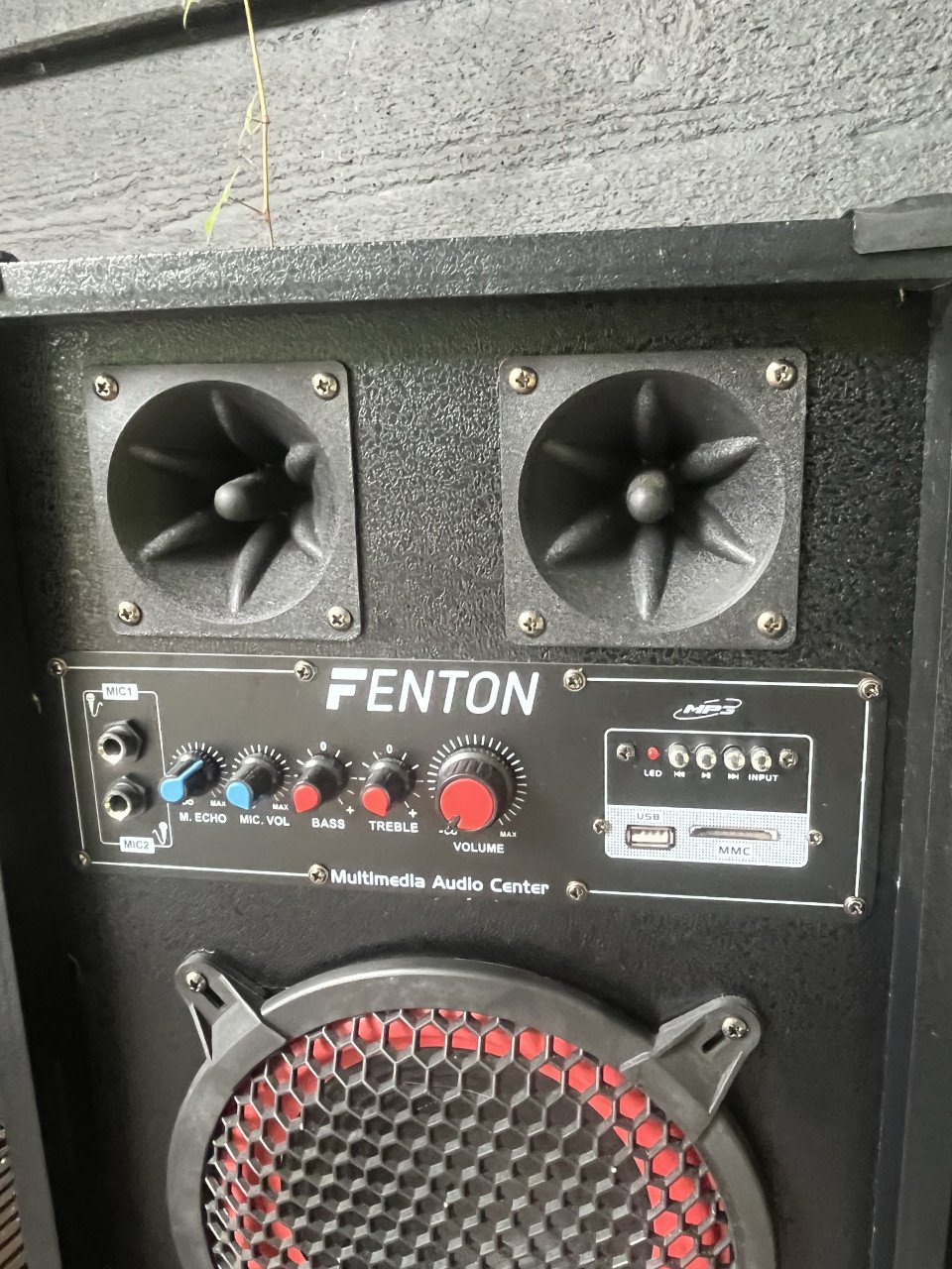 2 partyspeakers / disco boxen met ingebouwde versterker