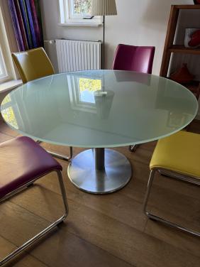 Glazen eettafel