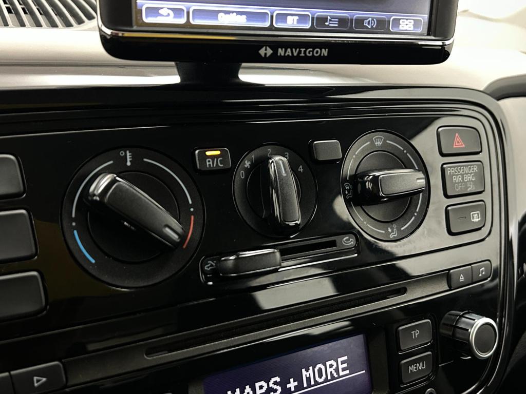 Volkswagen UP! occasion 1.0 move up! bluemotion | zwart | tweedehands volks