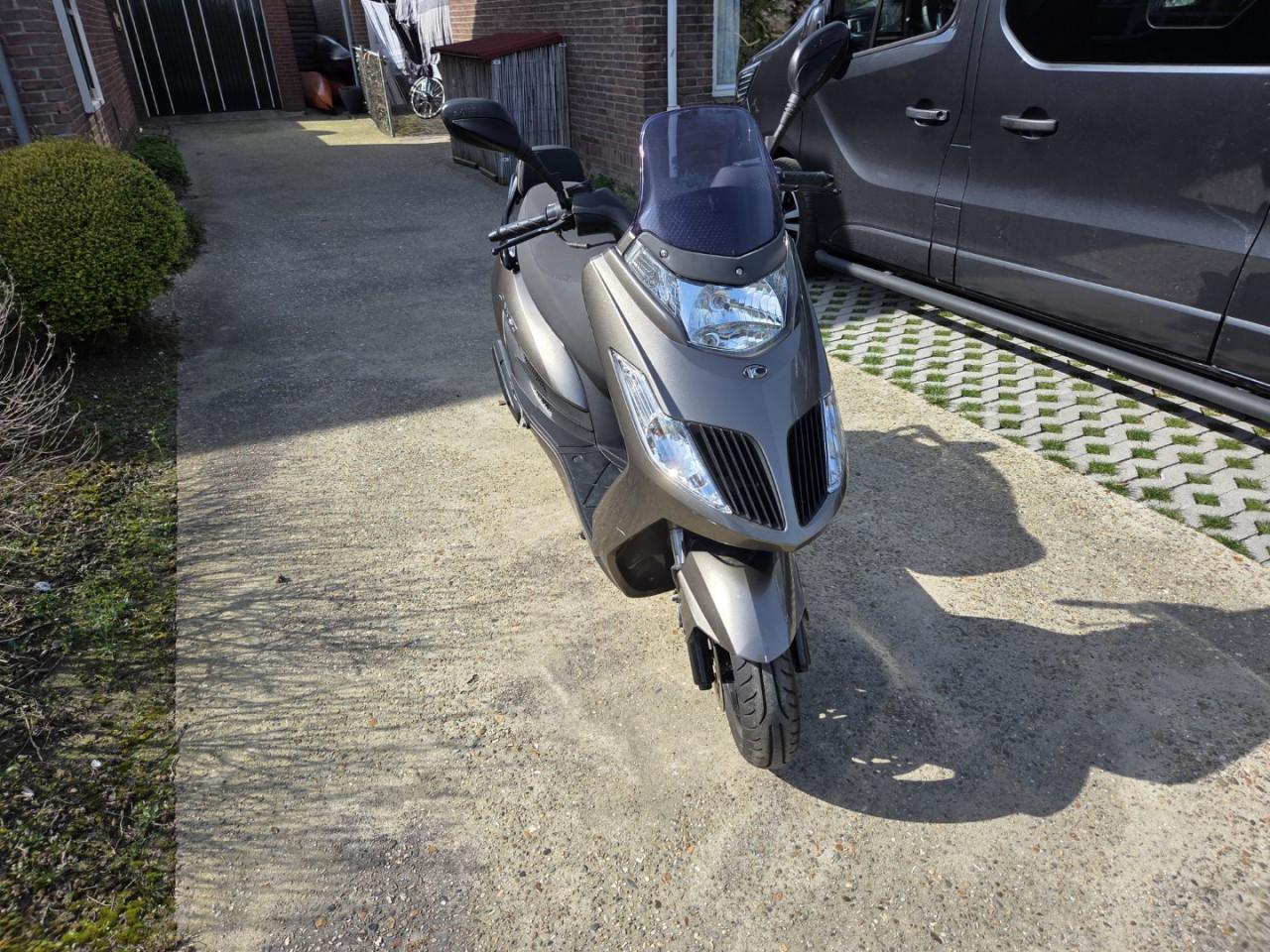 Scooter Kymco Dink geel kenteken