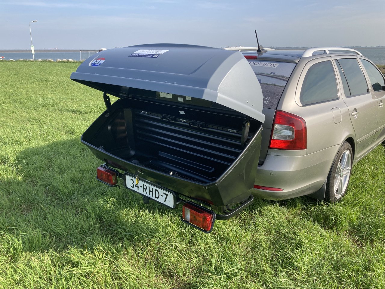 Trekhaakkoffer huren? Dakkoffer Verhuur Zeeland