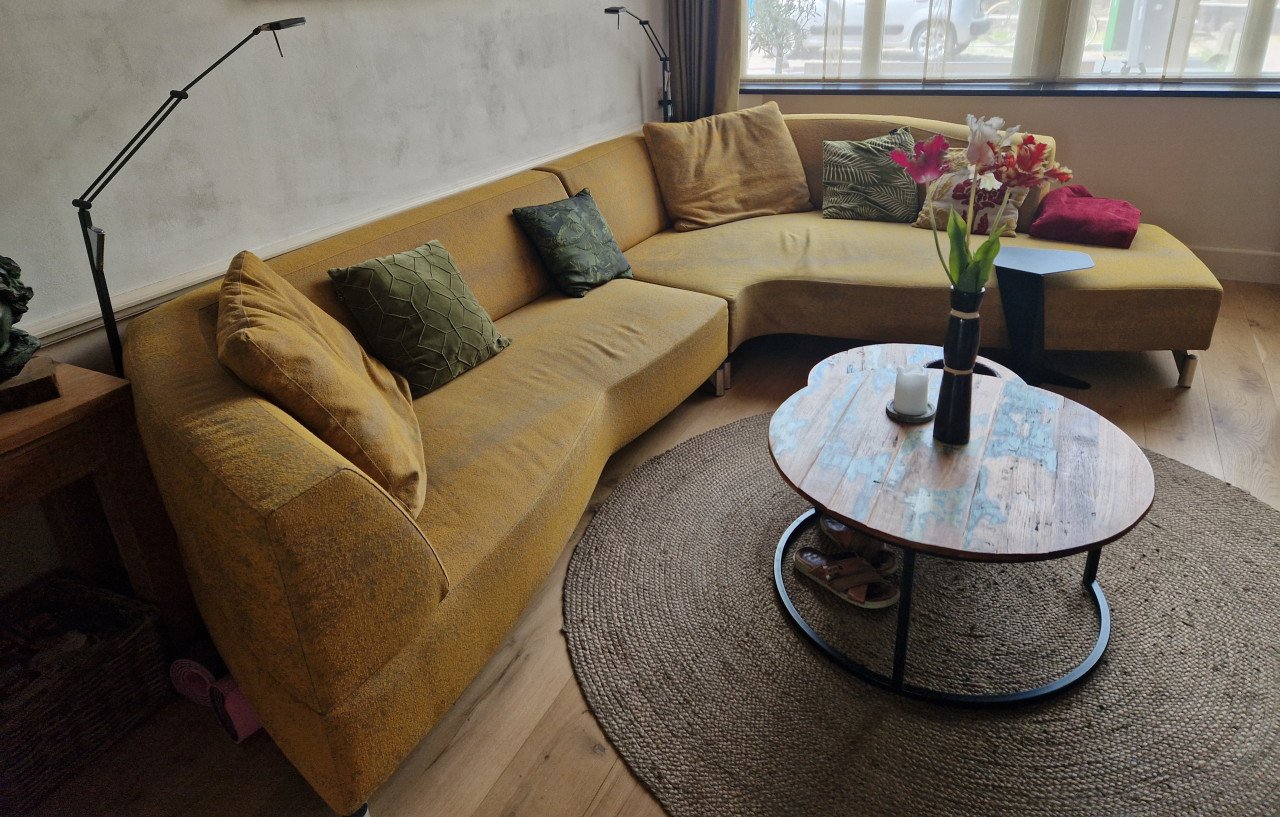 Mooie hoekbank (Hugo de Ruyter - Dutch Design)
