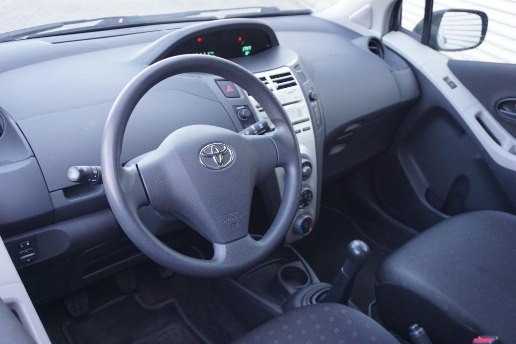 Toyota Yaris 1.0 vvti terra elektr. ramen / trekhaak / nap