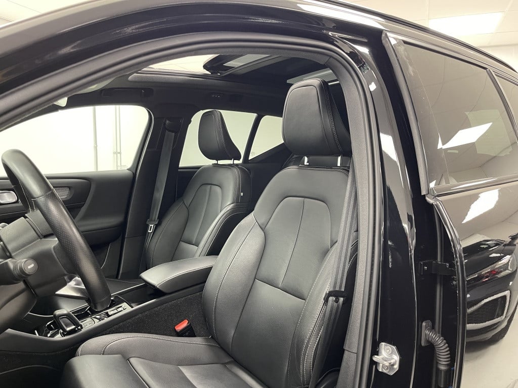 Volvo XC40 1.5 t4 rech r-design | trekhaak | panoramadak | leer |