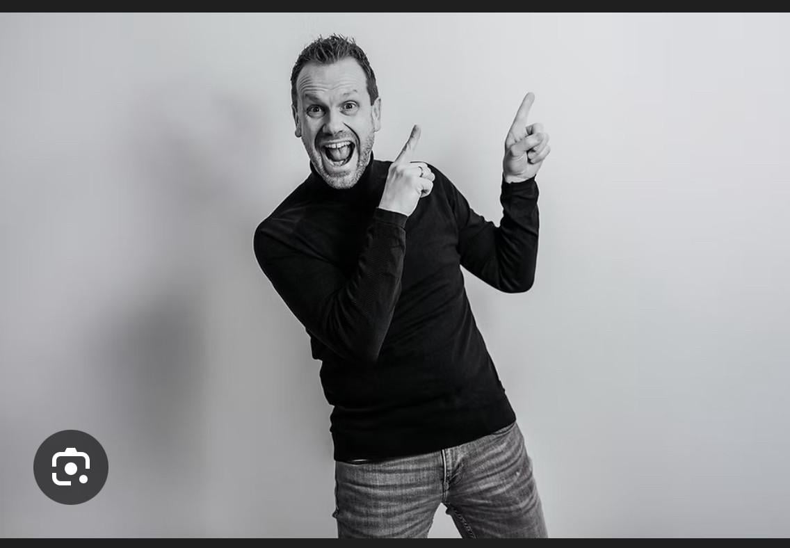 TIM zingt in de Mythe Goes!