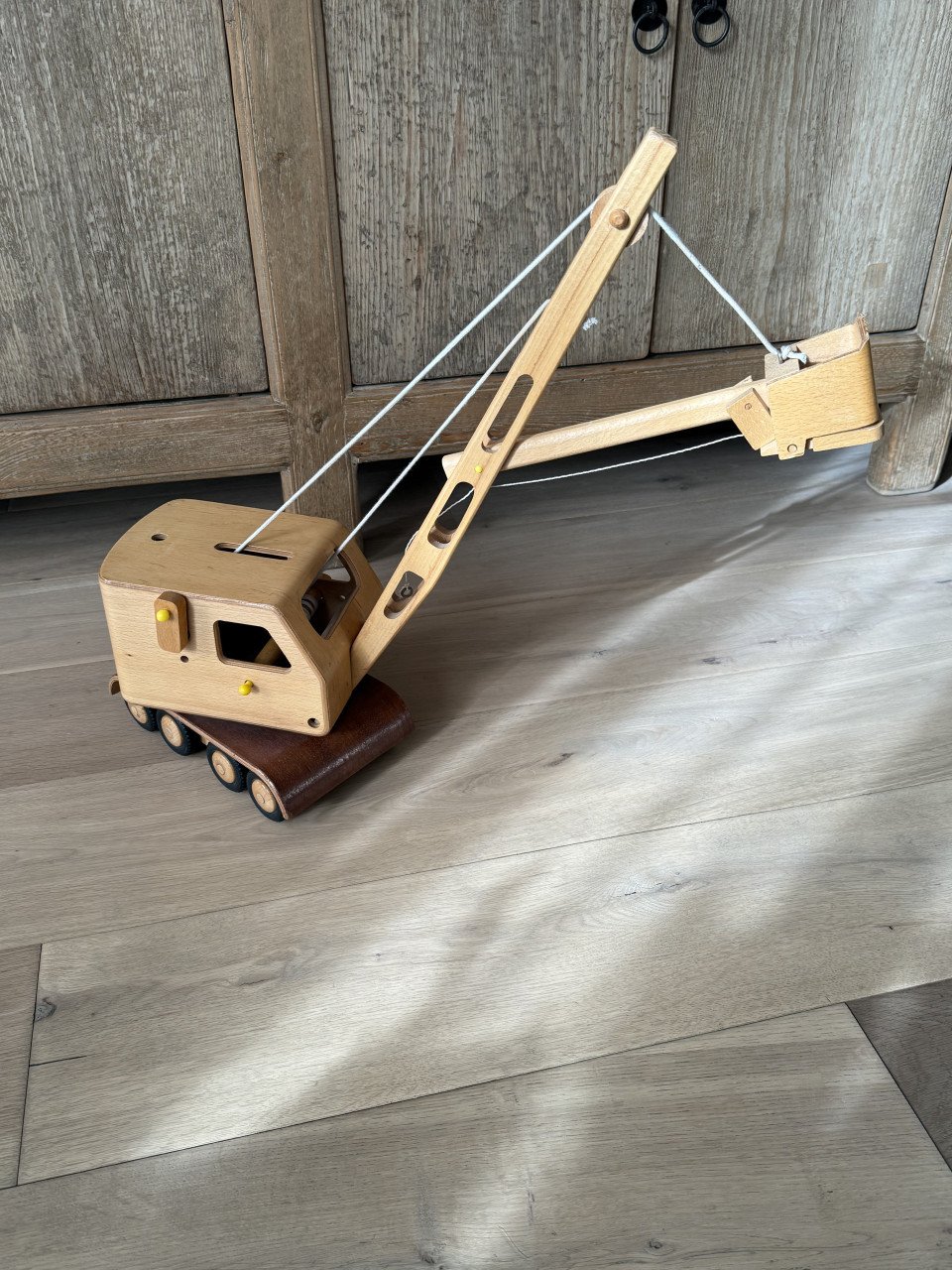 Prachtige degelijke houten dragline / graafmachine