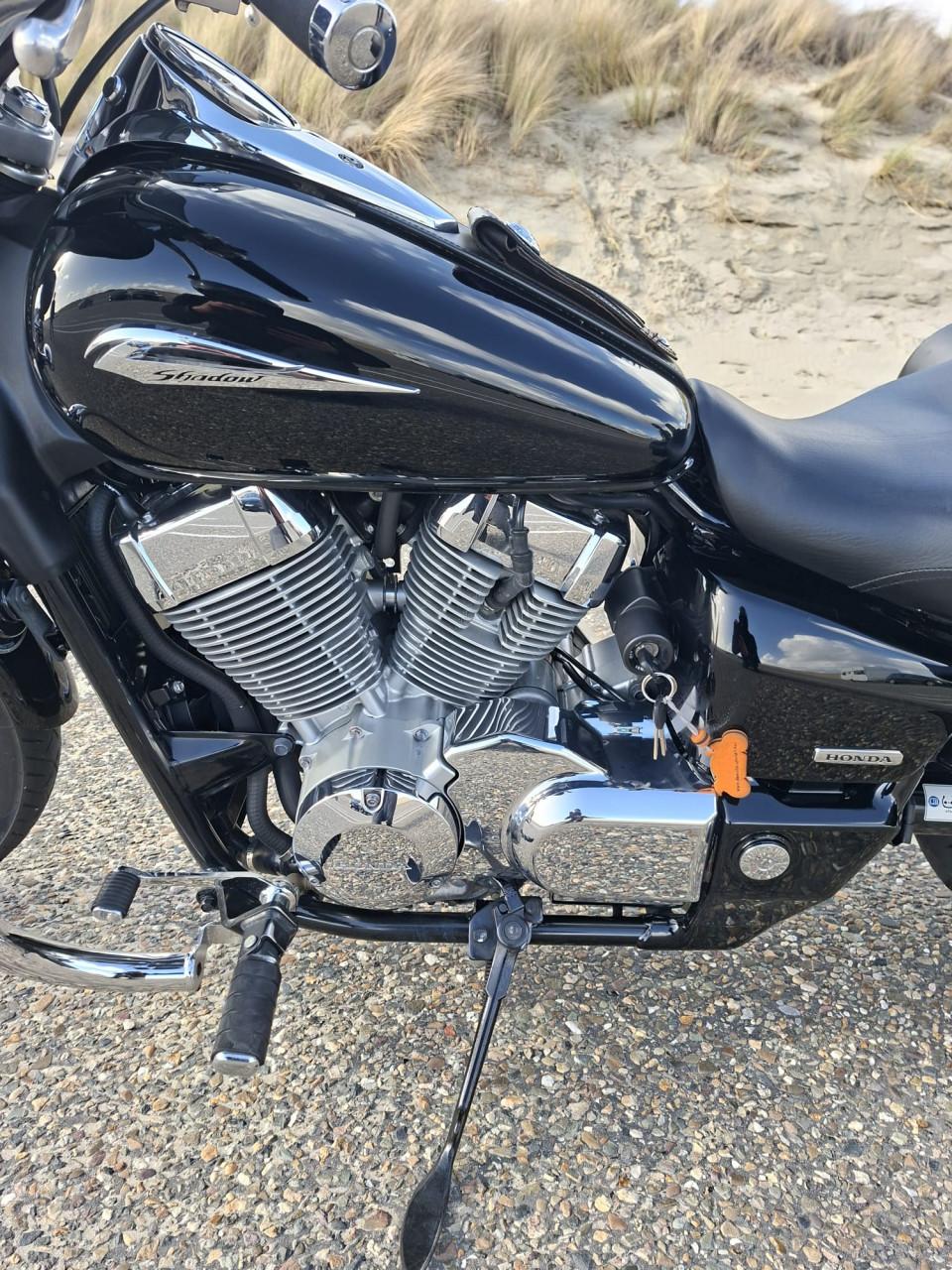 HONDA 750 BLACKSHADOW