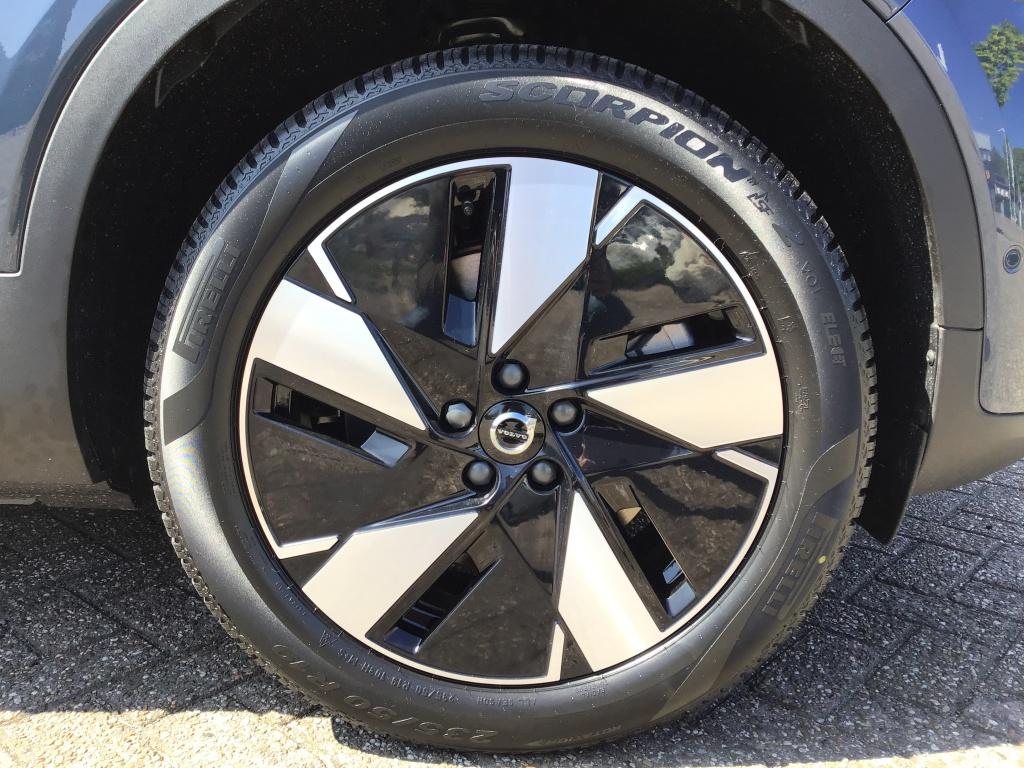 Volvo Ex40 extended range ultra dark europa