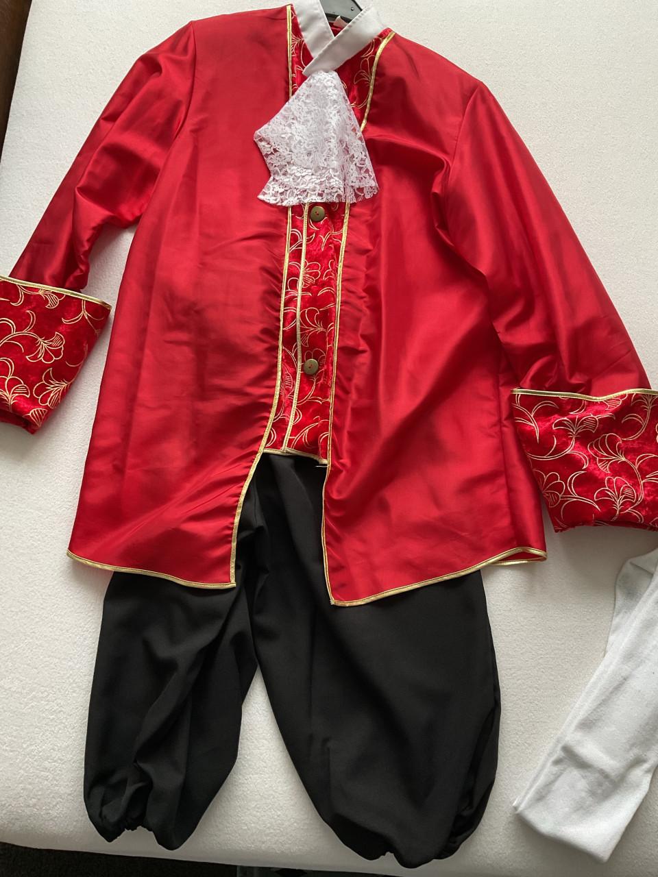 Carnaval .     markies kostuum  maat 60