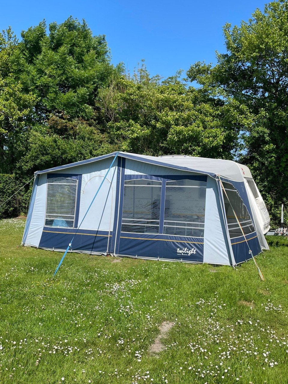 Burstner Ventana 435 met voortent