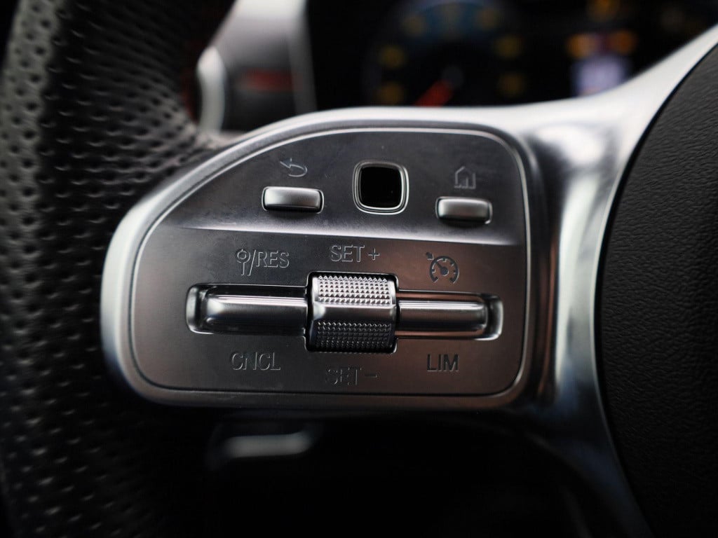 Mercedes-Benz A-Klasse 180 business solution amg | automaat | half leder | 