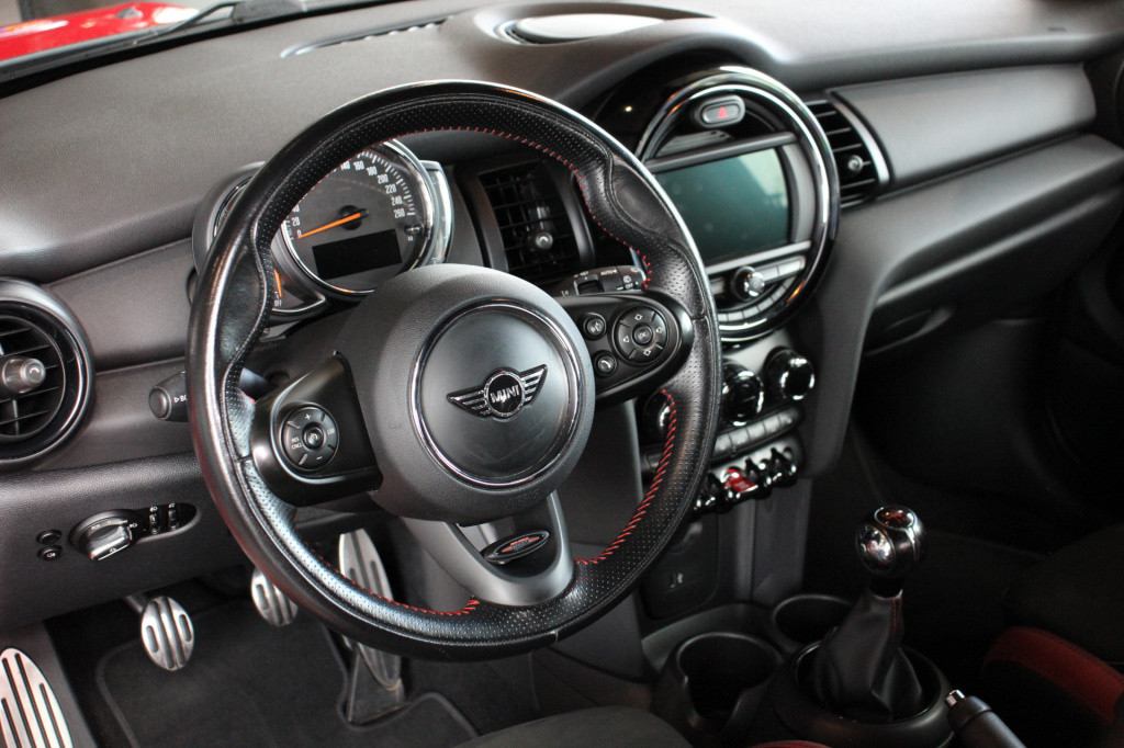 Mini Cooper mini 1.5 | john cooper works pakket | jcw stoelen | parkeersens