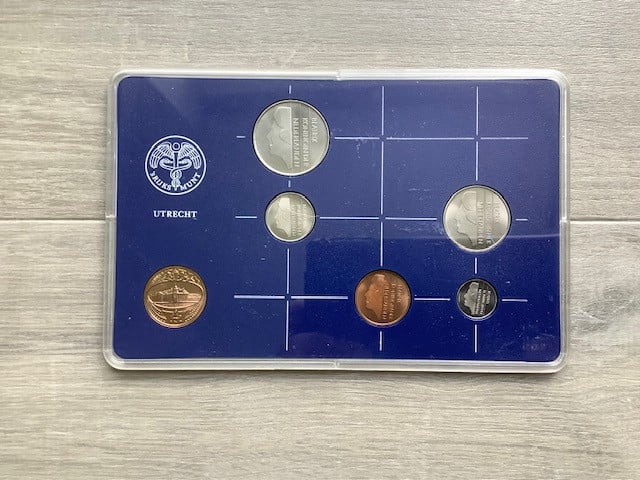 Nederland  FDC jaarsets 1982 t/m 1986.