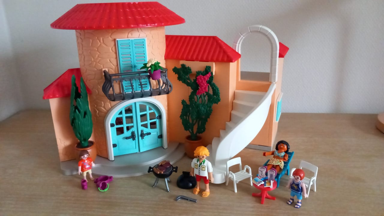 Playmobil vakantievilla met buiten en binneninrichting setnr 9420