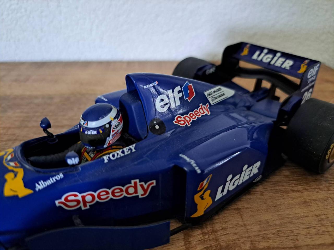 1:18 schaalmodel van de Minichamps Ligier Honda JS41, bestuurd door Martin