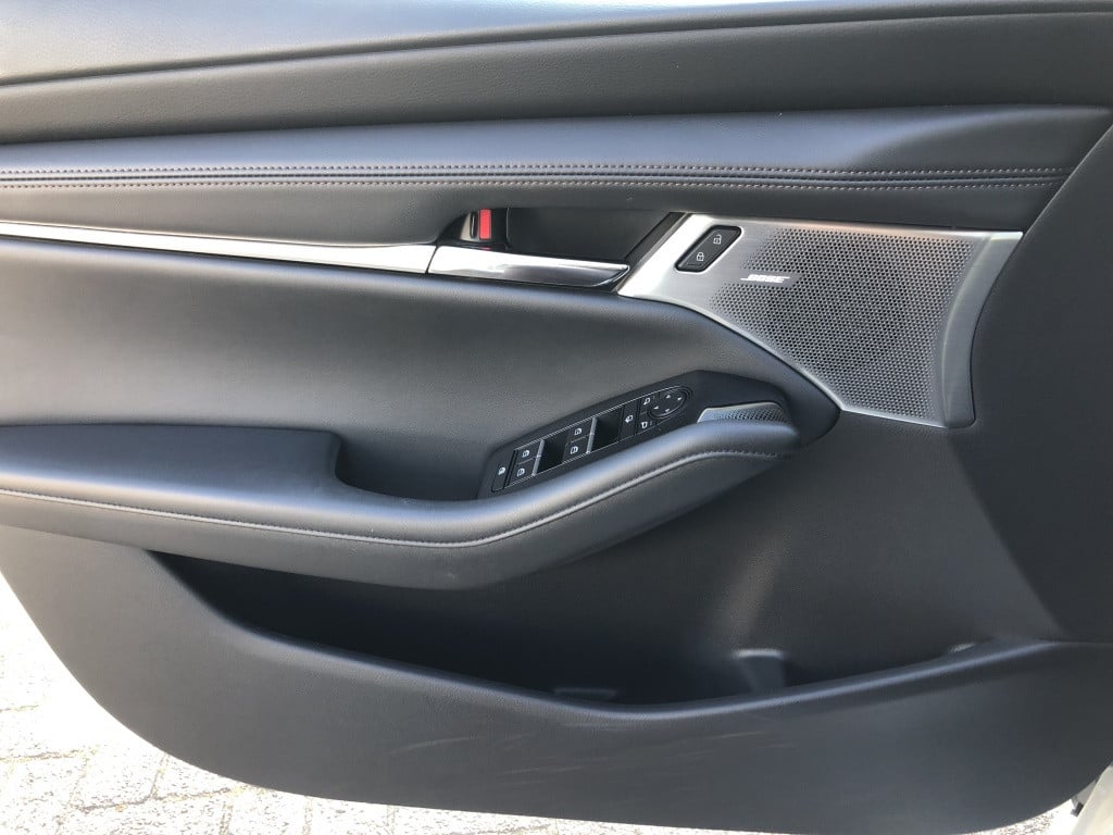 Mazda 3 2.0 sa-x comf. bose leer trh.afn.