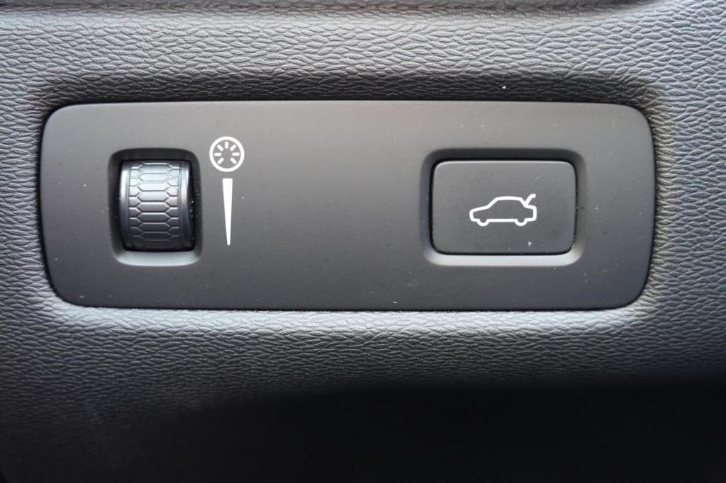 Volvo XC60 2.0 b5 r-design