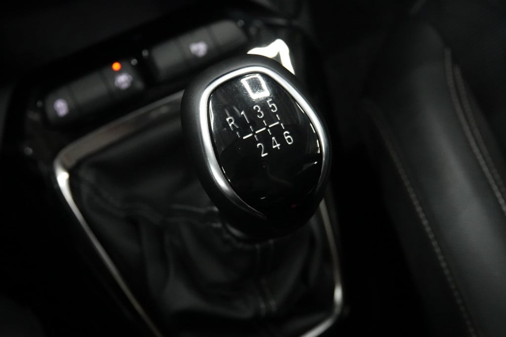 Opel Corsa 1.2 gs line | cruise | carplay | camera | pdc |
