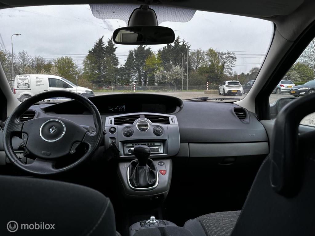 Renault Scenic 2.0-16v tech line