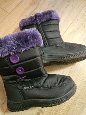 Snow boots