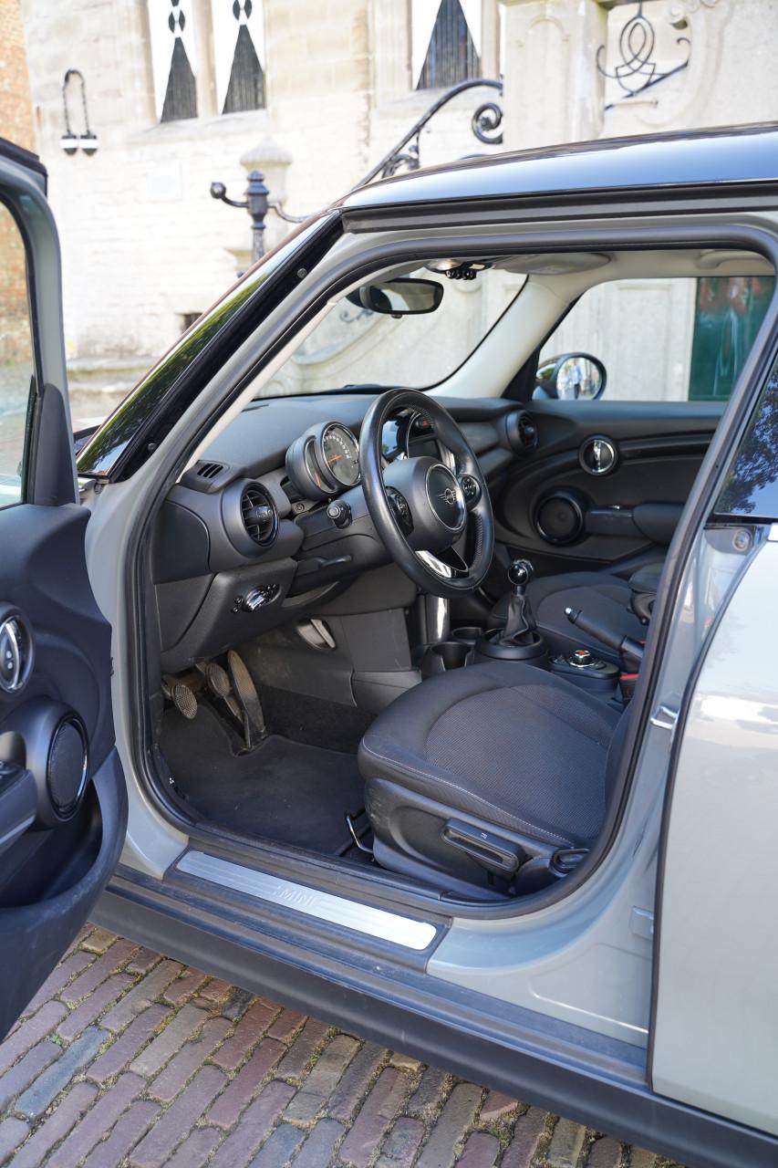 Zeer nette Mini 5-deurs Business I PANO I 2E EIG I 2019