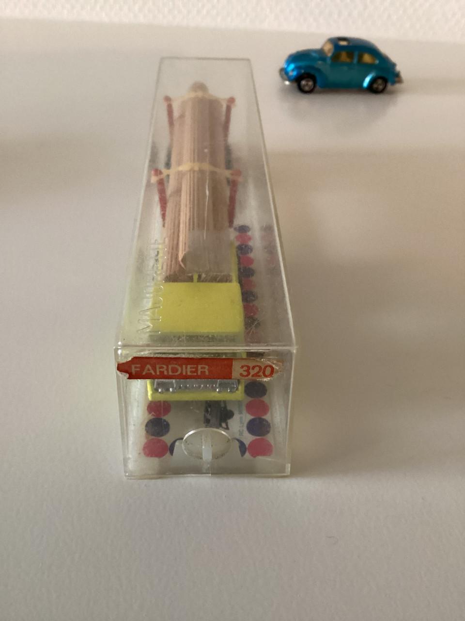 Marjorette jaren 80, in doos samen €35