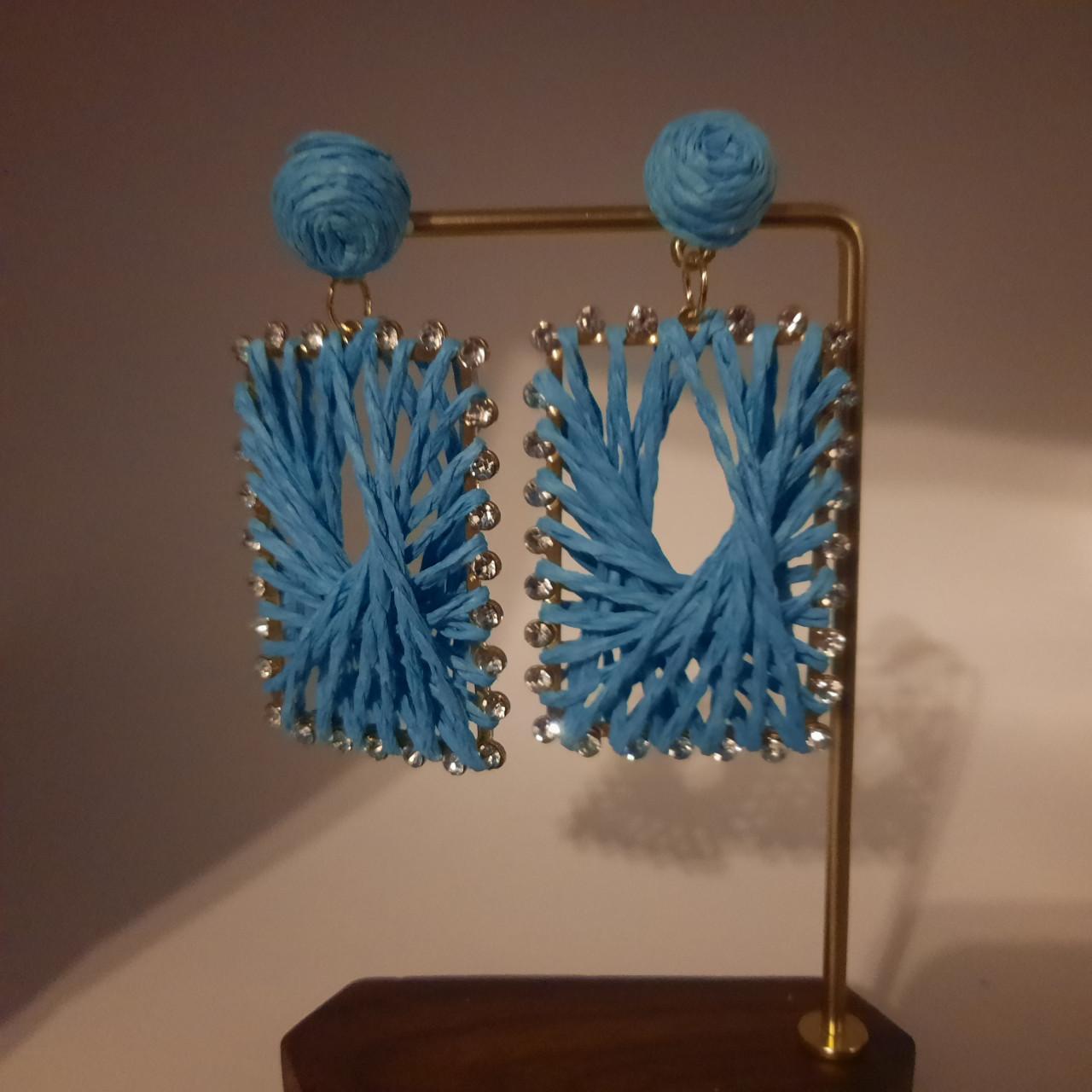 Mooie nieuwe steek retro gevlochten oorbellen, met strass steentjes