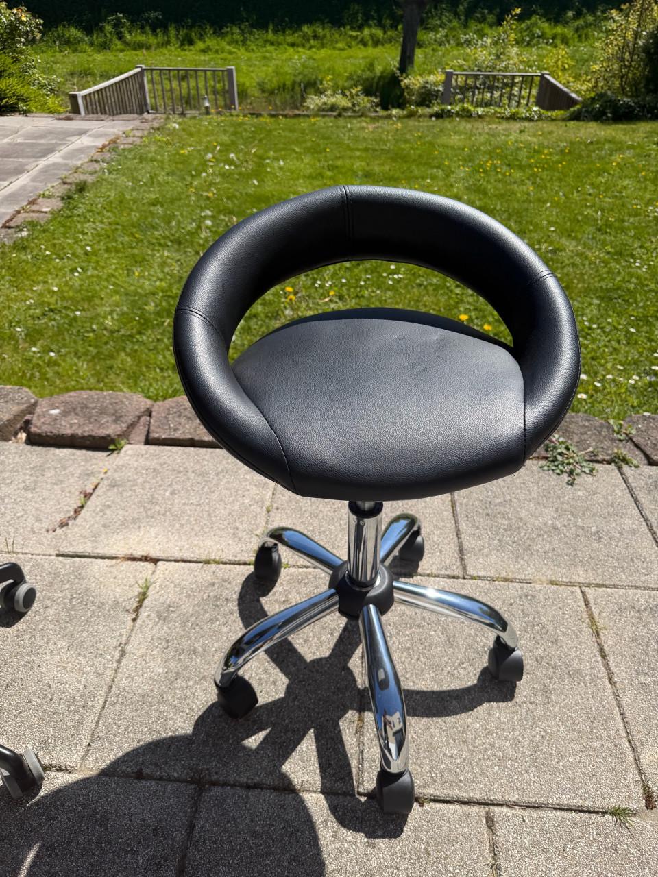 Te koop: Bureau stoel + 2 krukjes