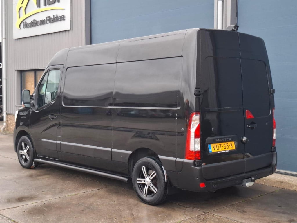 Renault Master t35 2.3 dci 180 l2h2 energy airco / cruise controle / camera