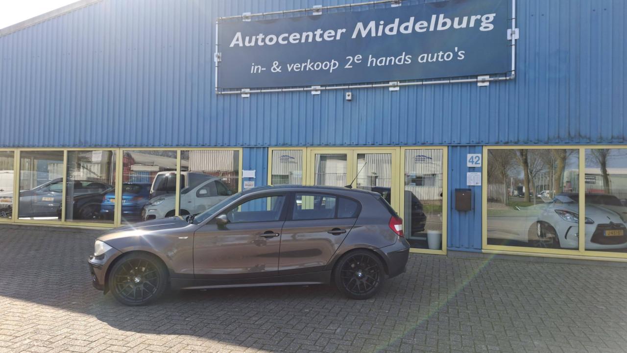 Bmw 1-SERIE 118i Higt Executive automaat !!5drs bj:2005 navigatie lm-velgen