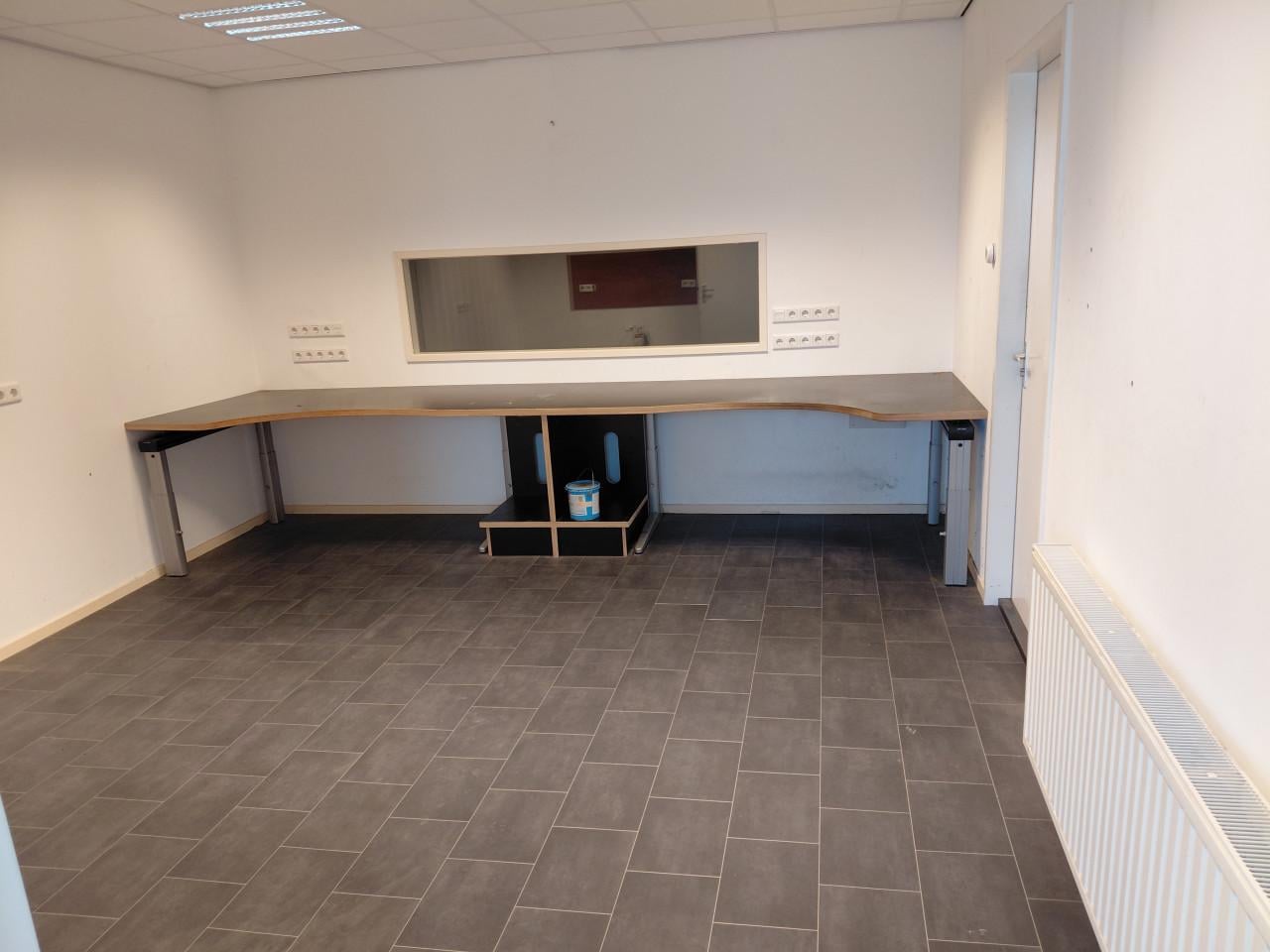 Te huur Prachtige opslag ruimte  260 m 2