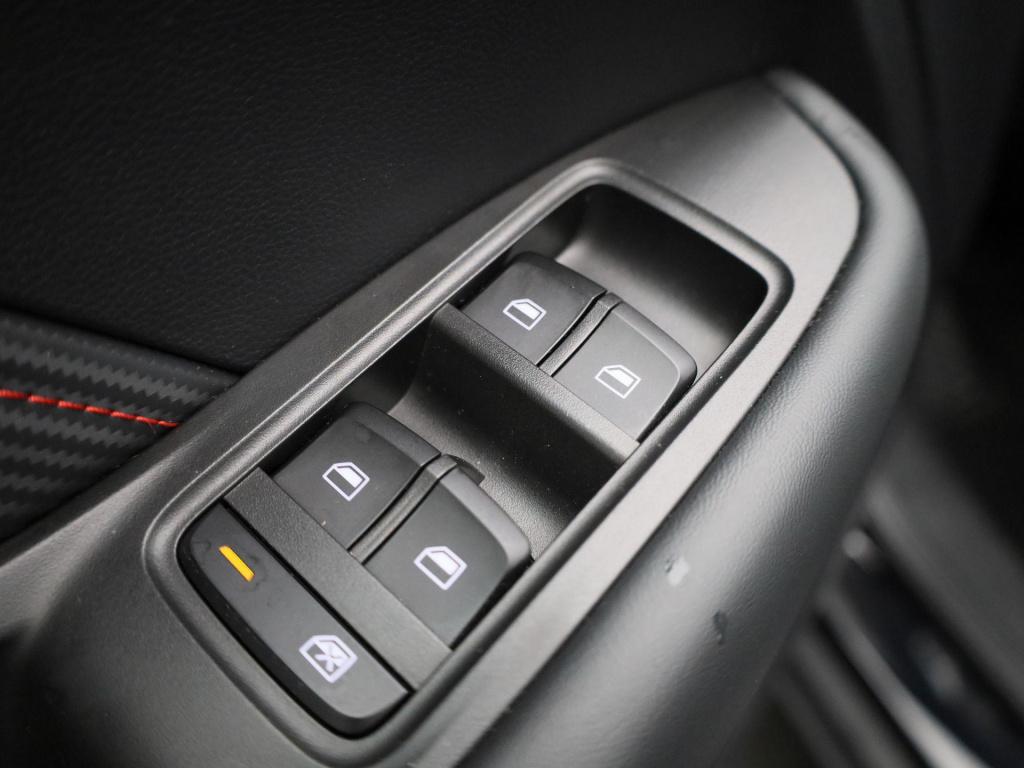 MG Zs Ev long range luxury 70 kwh | panoramadak | leder | apple carplay - a