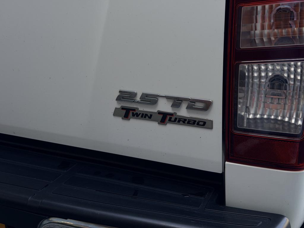 Isuzu D-max 2.5 extended cab ls | ex. btw | radio | trekhaak