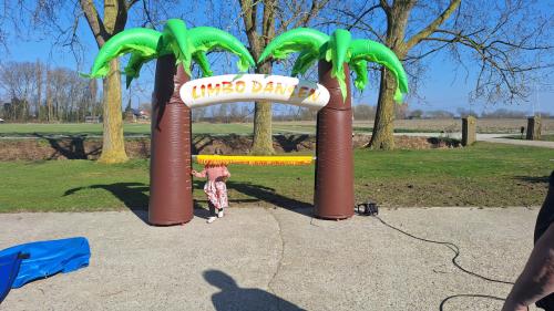 Div, Springkussens / Kinderspelen en attracties te huur.-