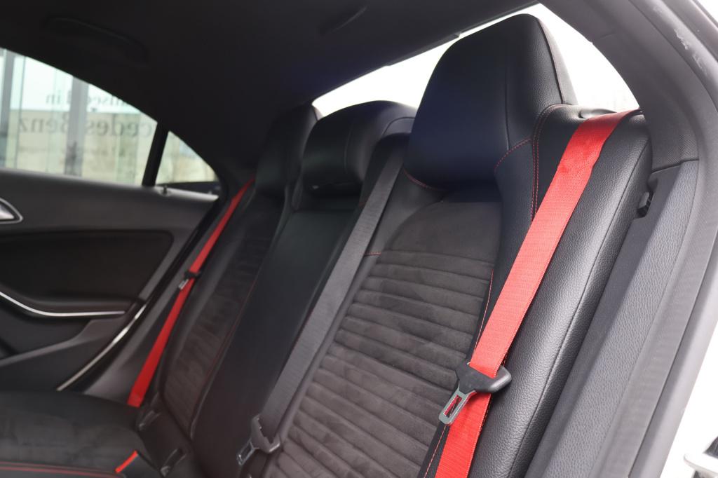 Mercedes-Benz Cla amg 45 4matic l 361 pk l dealer onderhouden l panoramadak