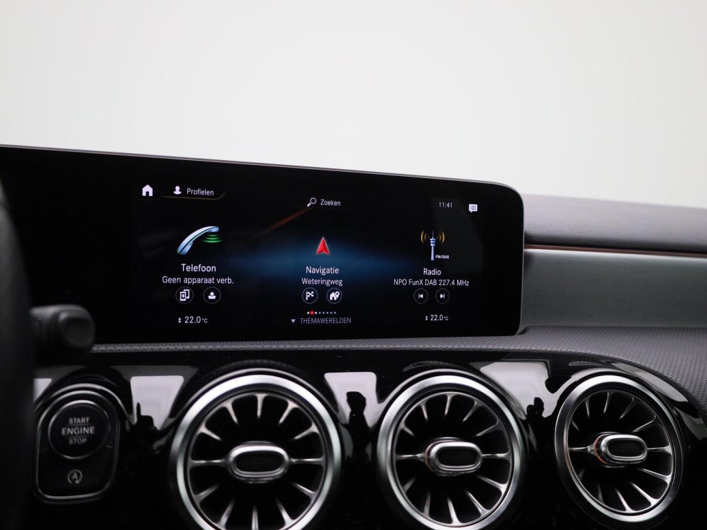 Mercedes-Benz A-Klasse 180 business solution amg | automaat | half leder | 