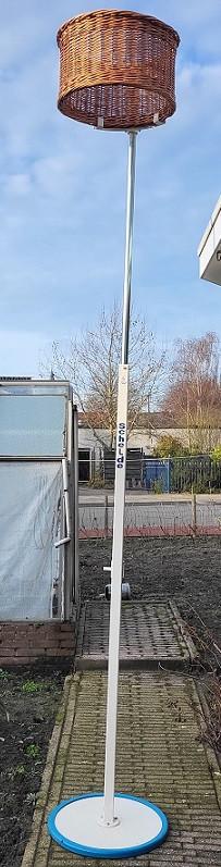 Korfbalpaal met mand