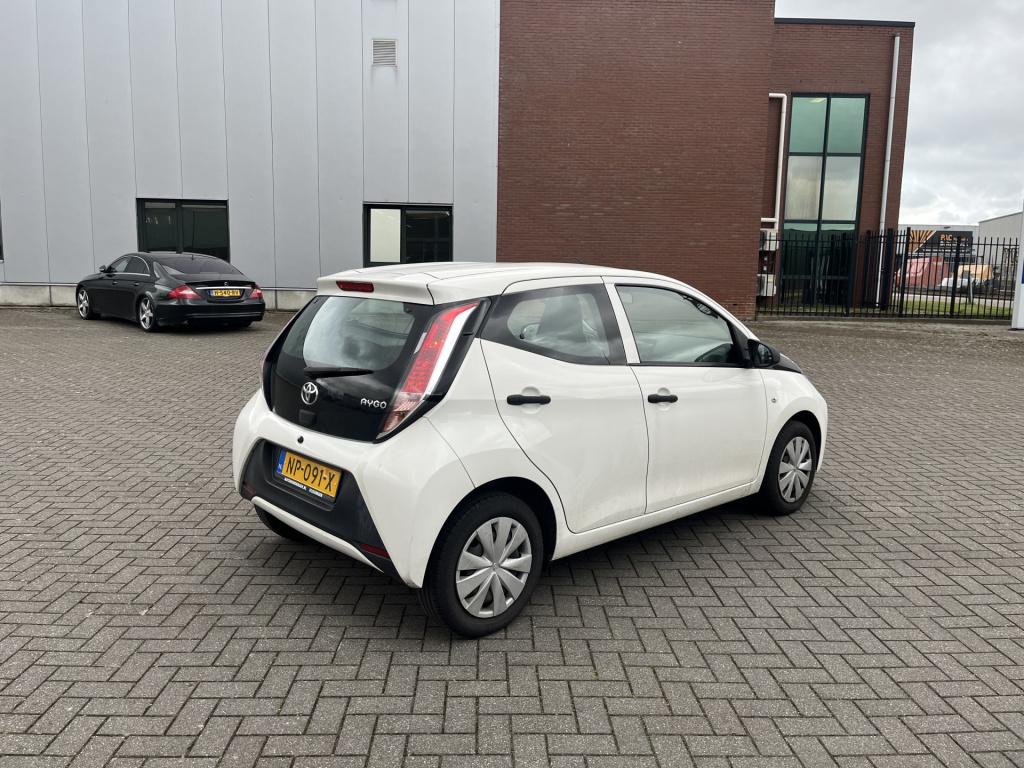 Toyota Aygo 1.0 vvt-i x-now 5 drs 54 dkm airco nl auto