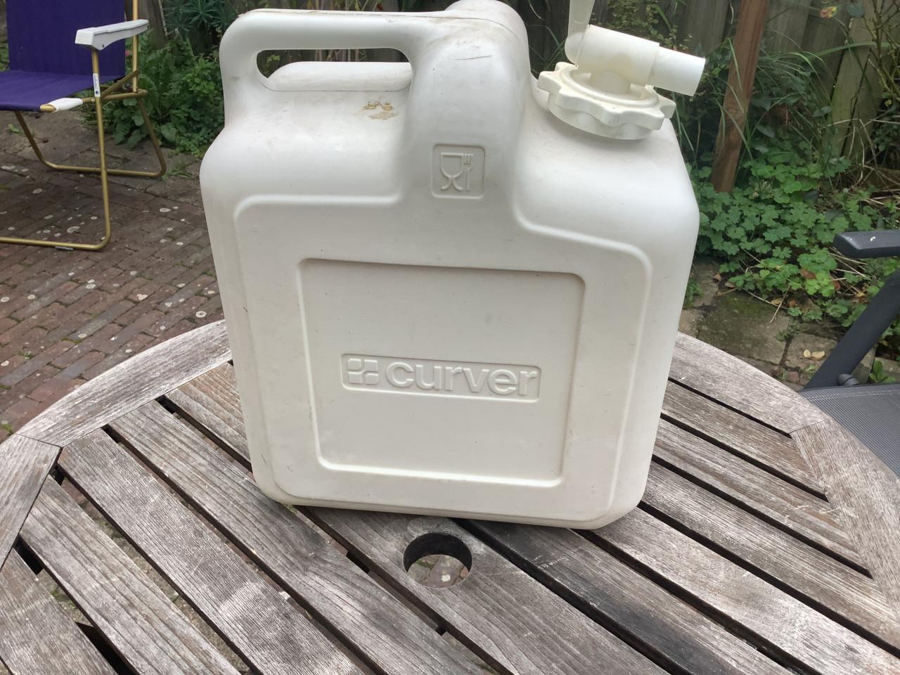 Campingtafel en 3 Lafumastoeltjes