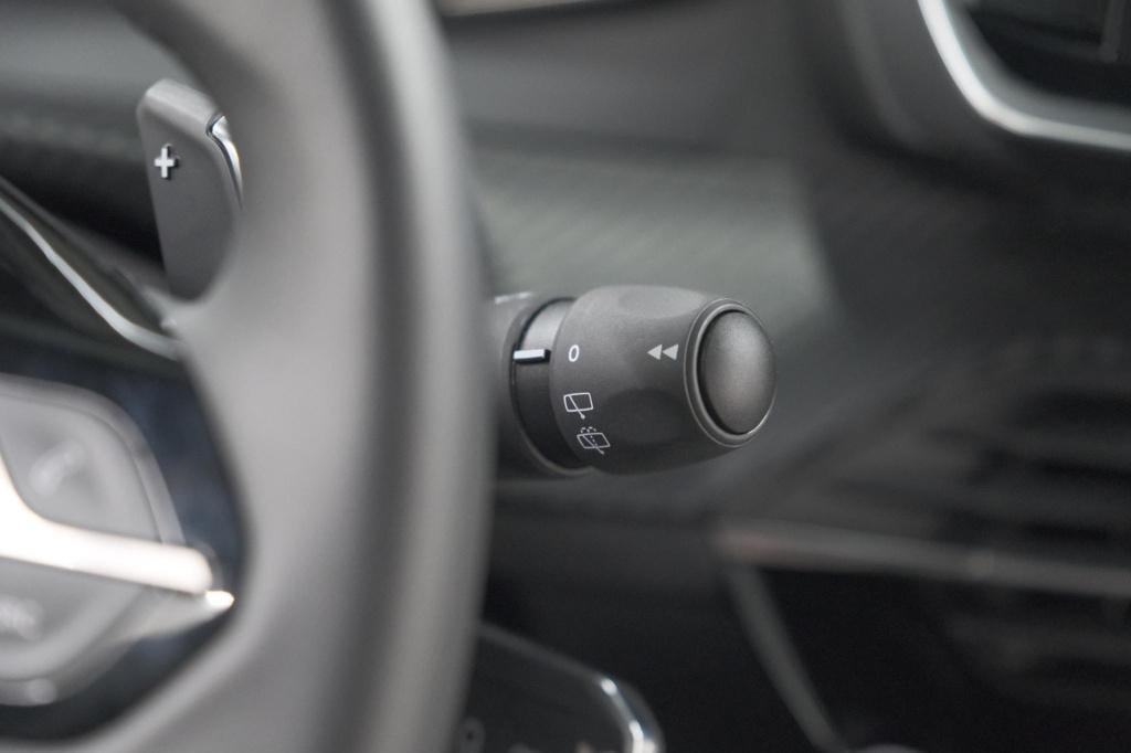 Peugeot 2008 puretech 130 eat8 allure | camera | navigatie | apple carplay 