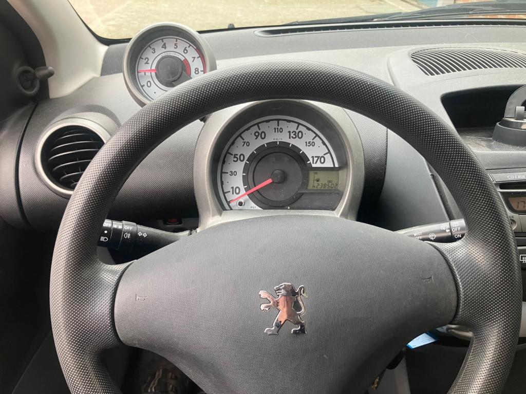 Peugeot 107 1.0-12v millesim 200 airco